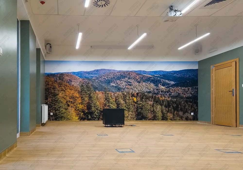 oklejanie-scian-sala-konferencyjna-zmiana-koloru-sciany-folia